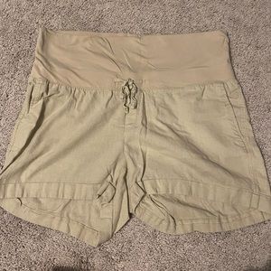 Old navy maternity shorts